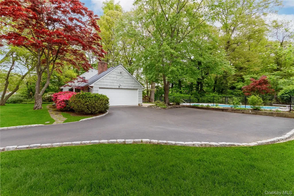 14 Bunkerhill Drive Huntington NY 11743
