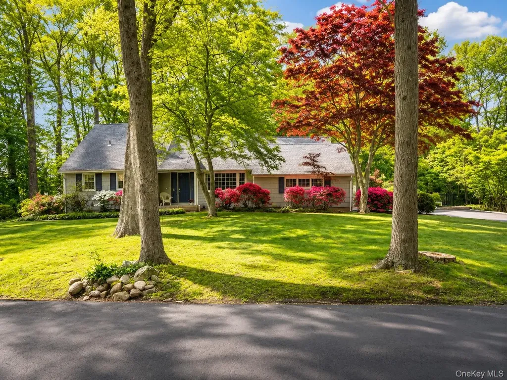 14 Bunkerhill Drive Huntington NY 11743