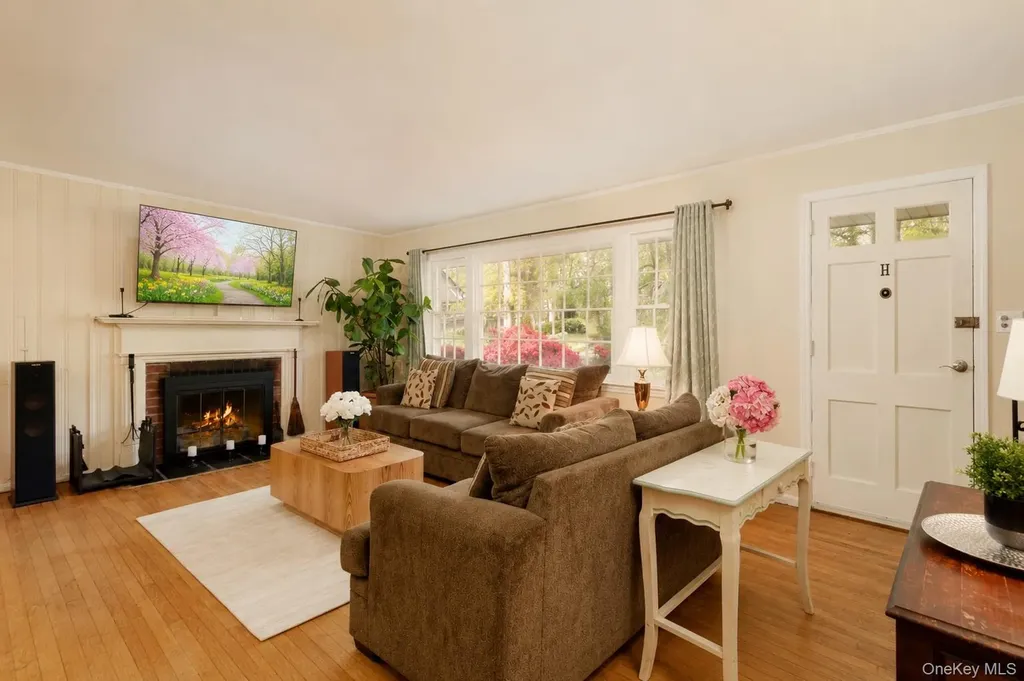 14 Bunkerhill Drive Huntington NY 11743