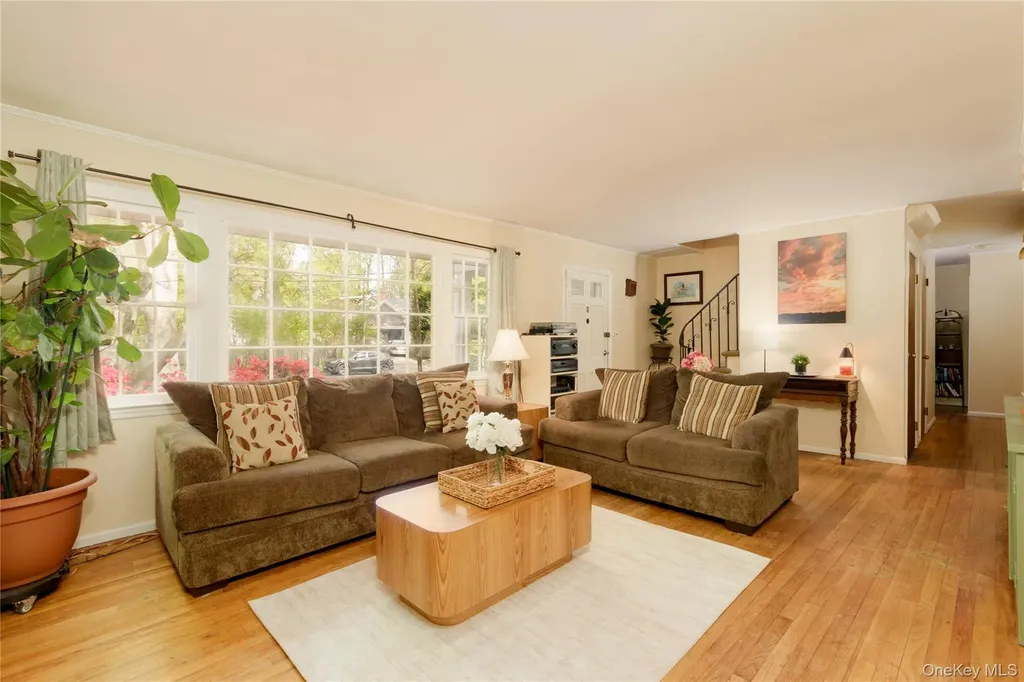14 Bunkerhill Drive Huntington NY 11743
