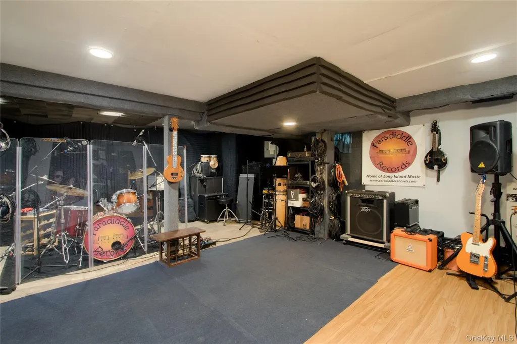 14 Bunkerhill Drive Huntington NY 11743