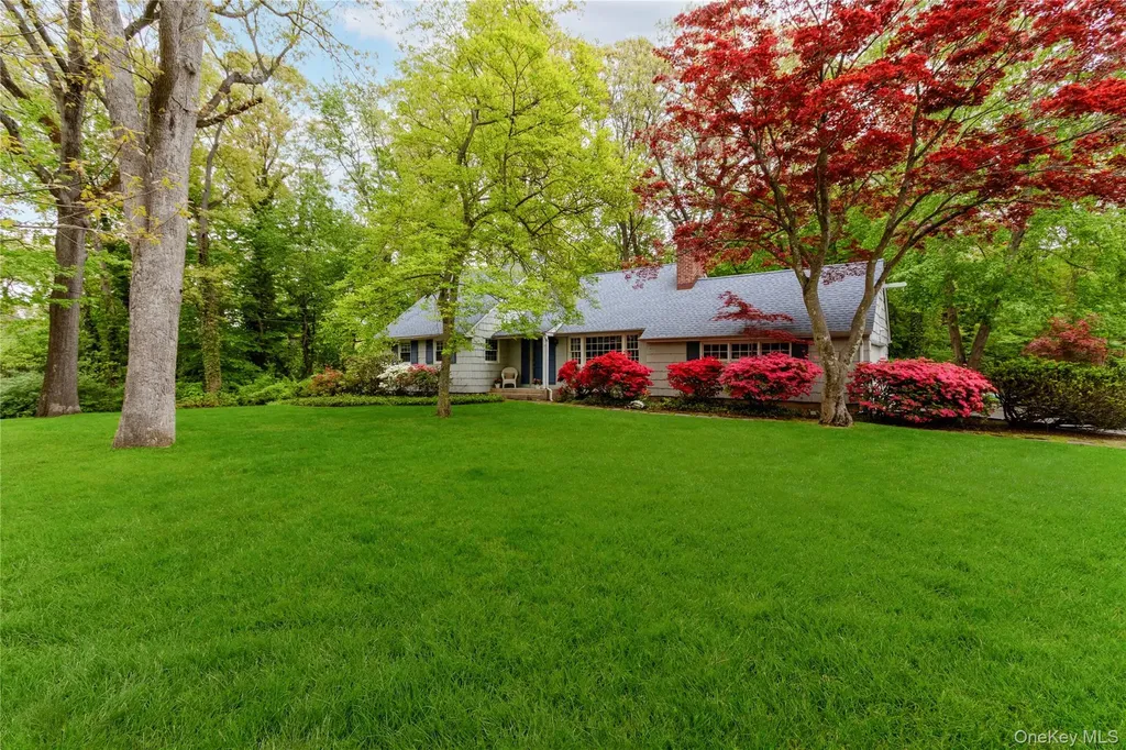 14 Bunkerhill Drive Huntington NY 11743