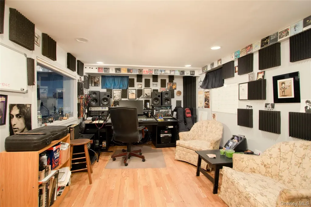 14 Bunkerhill Drive Huntington NY 11743