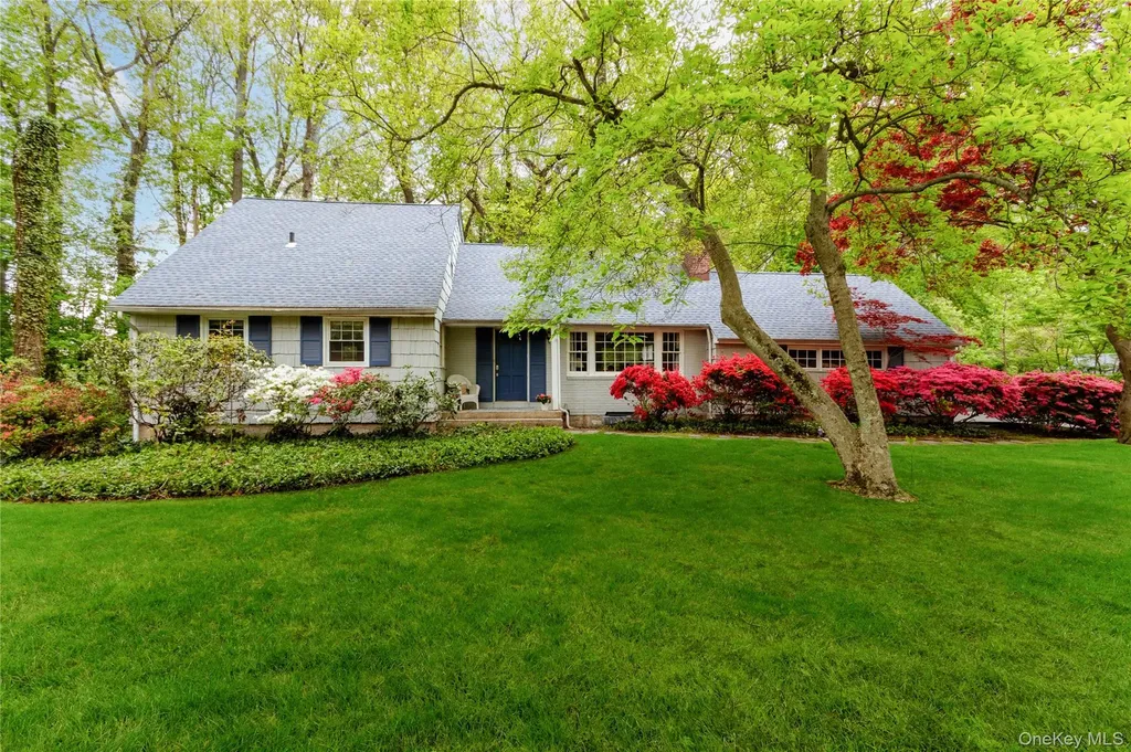 14 Bunkerhill Drive Huntington NY 11743