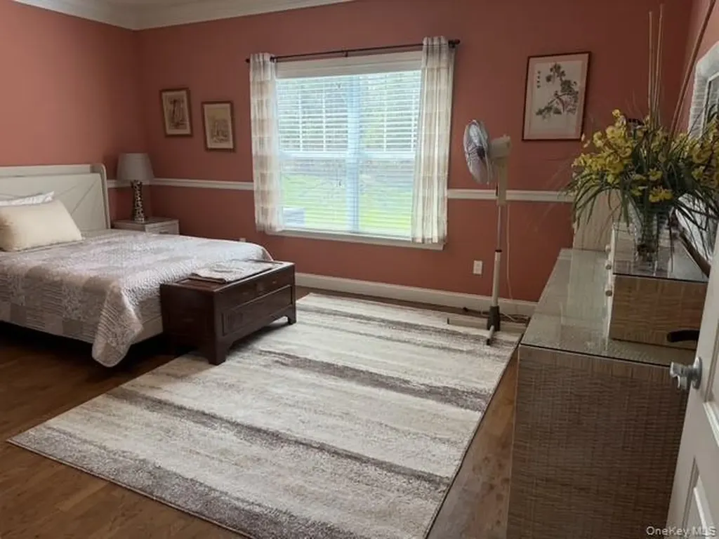 47 Stoneleigh Drive Riverhead NY 11901