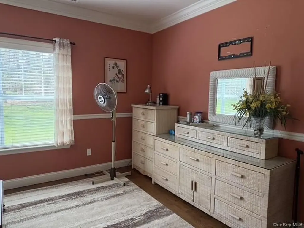 47 Stoneleigh Drive Riverhead NY 11901