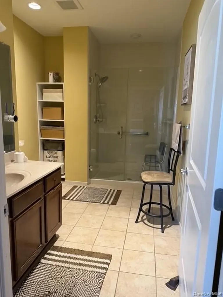 47 Stoneleigh Drive Riverhead NY 11901