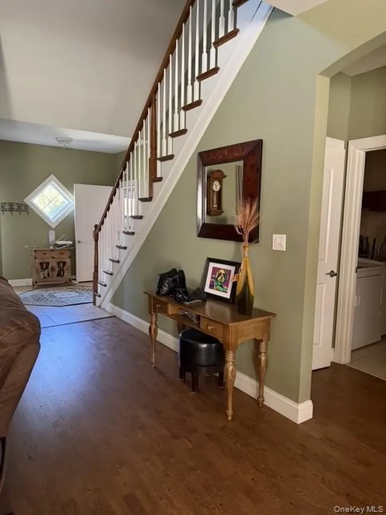 47 Stoneleigh Drive Riverhead NY 11901