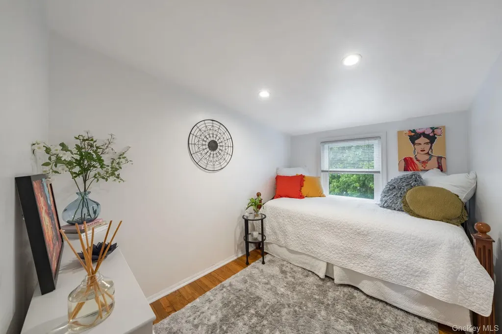 82 Nottingham Avenue Valley Stream NY 11580