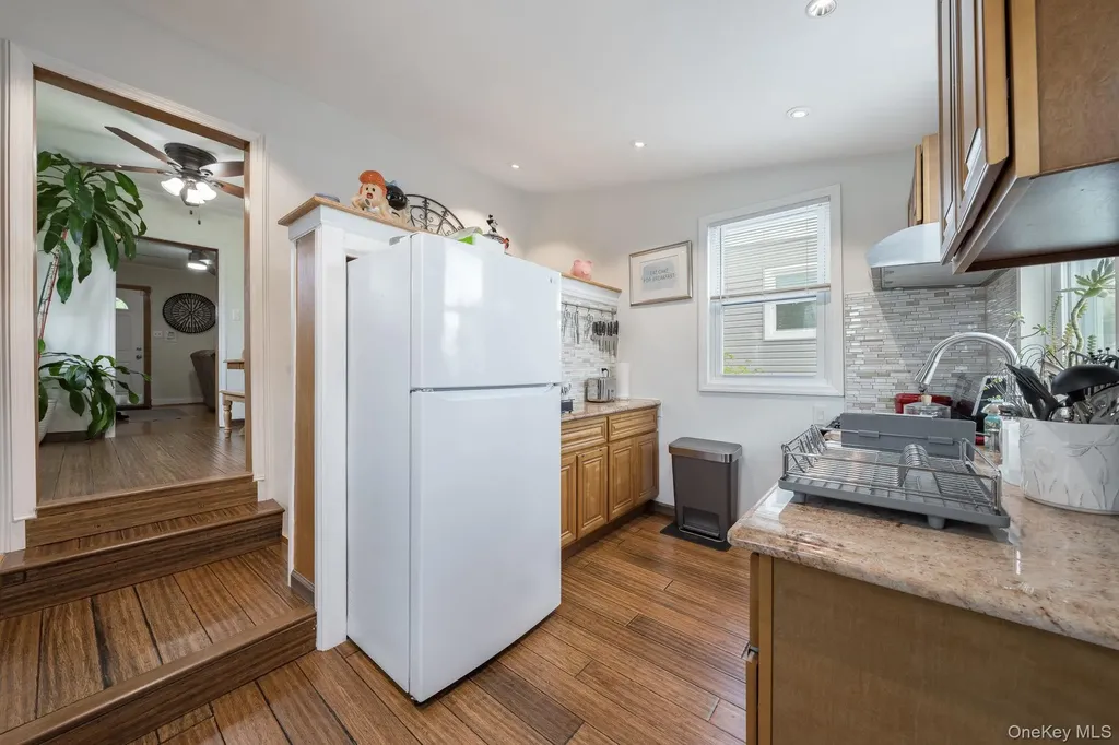 82 Nottingham Avenue Valley Stream NY 11580