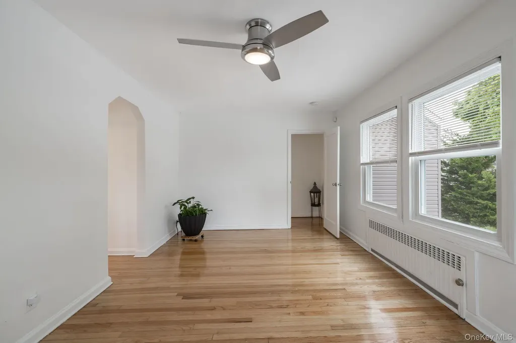 82 Nottingham Avenue Valley Stream NY 11580