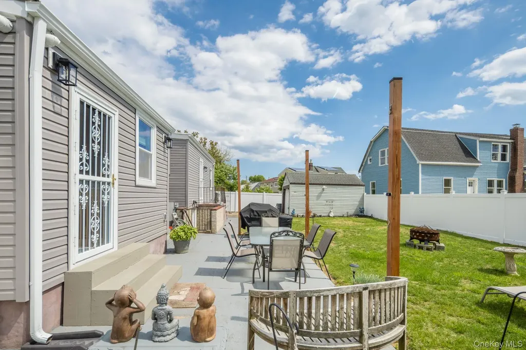 82 Nottingham Avenue Valley Stream NY 11580