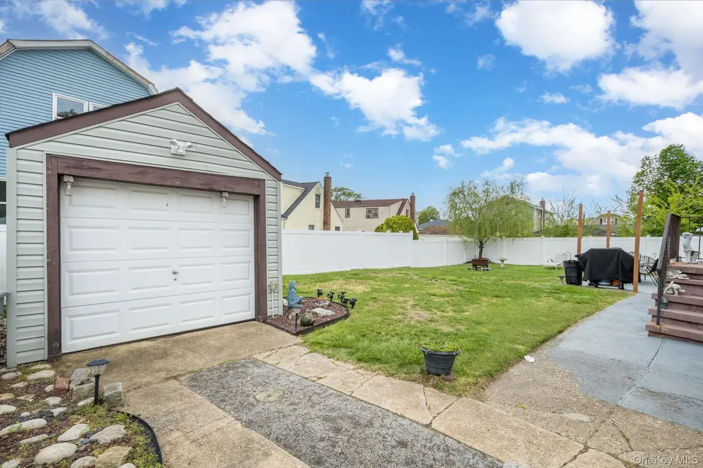 82 Nottingham Avenue Valley Stream NY 11580