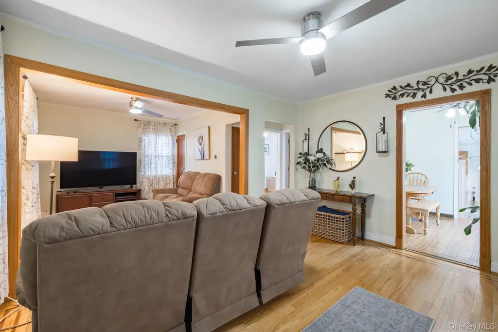 82 Nottingham Avenue Valley Stream NY 11580