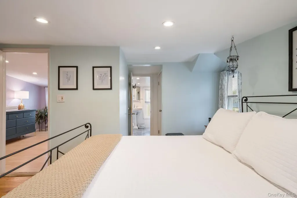 82 Nottingham Avenue Valley Stream NY 11580