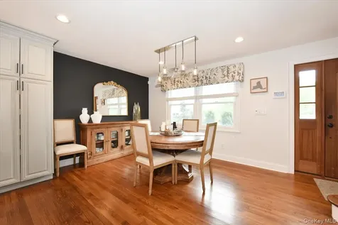 129 Commonwealth Avenue Massapequa NY 11758