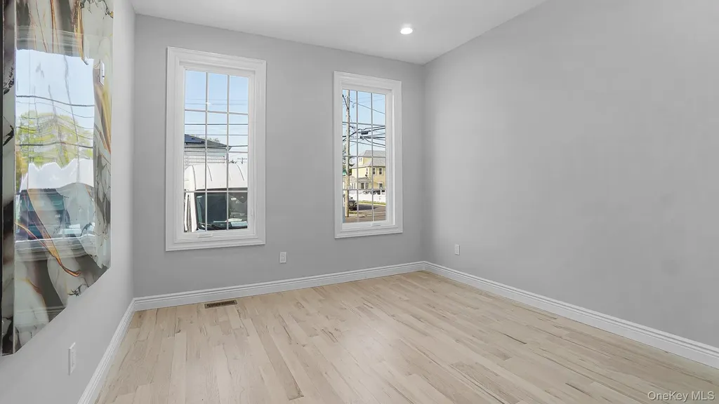 2105 Hoffman Avenue Elmont NY 11003