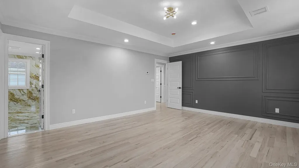 2105 Hoffman Avenue Elmont NY 11003