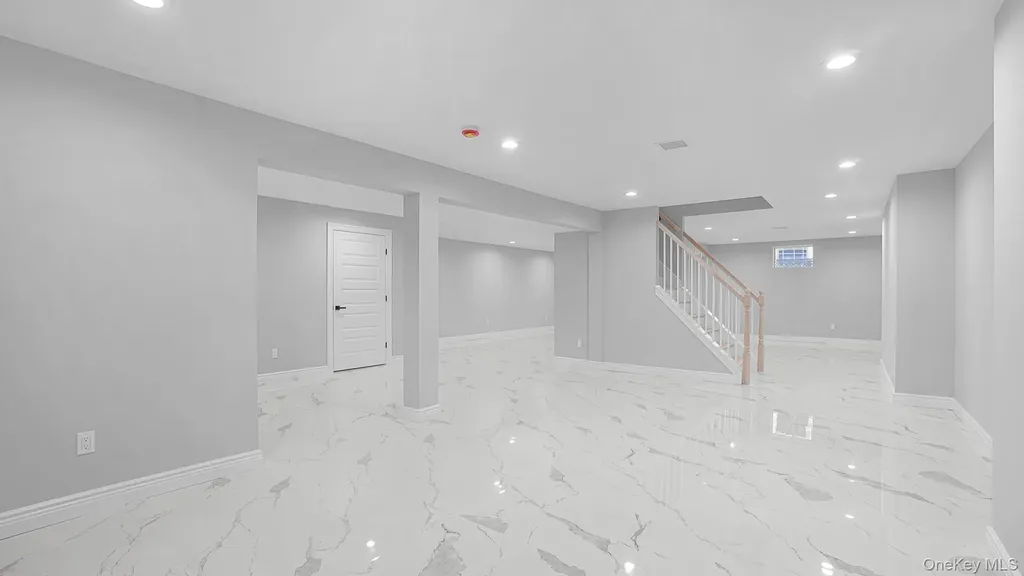 2105 Hoffman Avenue Elmont NY 11003