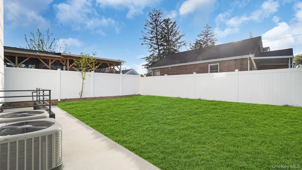 2105 Hoffman Avenue Elmont NY 11003