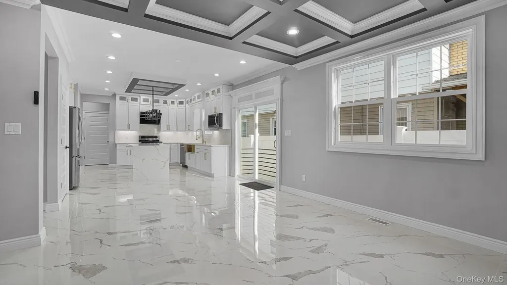 2105 Hoffman Avenue Elmont NY 11003