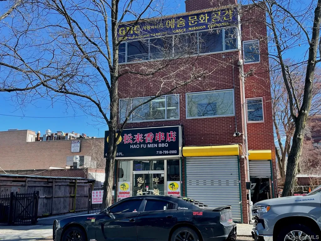 41-13 149 Place Flushing NY 11355