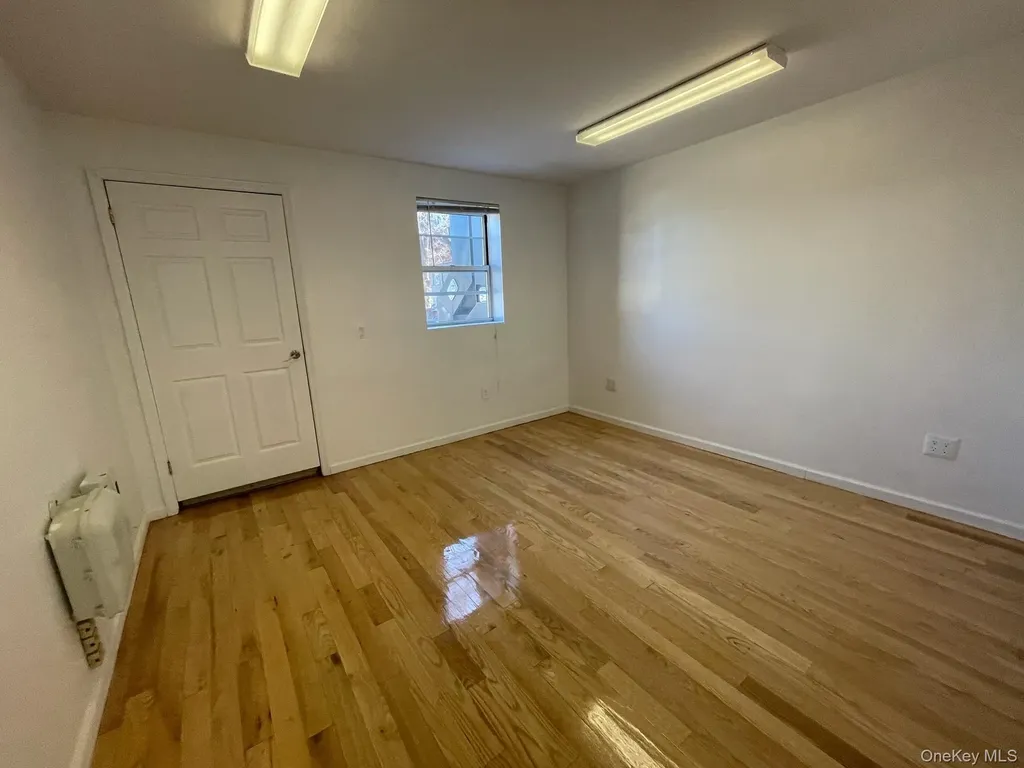 41-13 149 Place Flushing NY 11355