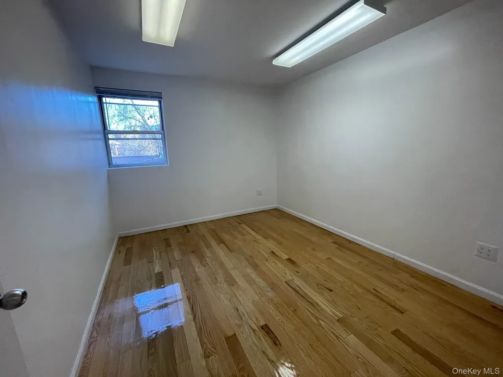41-13 149 Place Flushing NY 11355