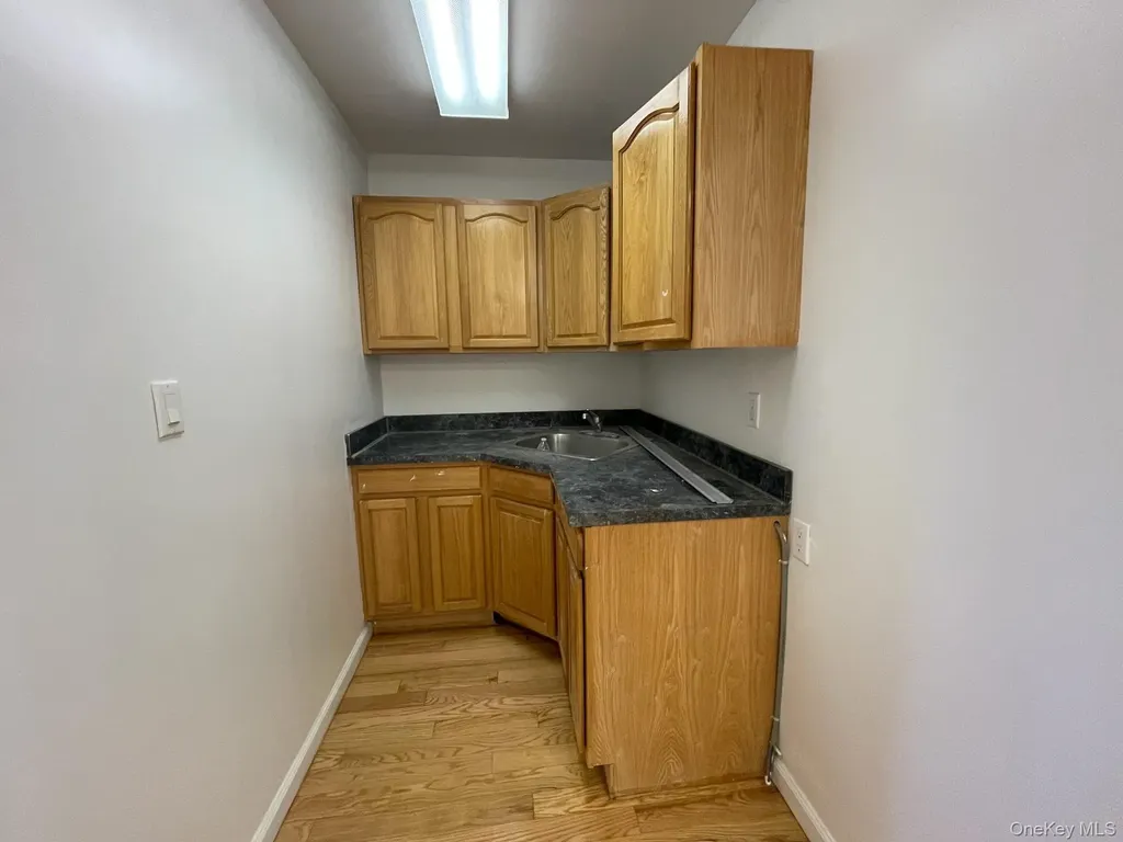 41-13 149 Place Flushing NY 11355