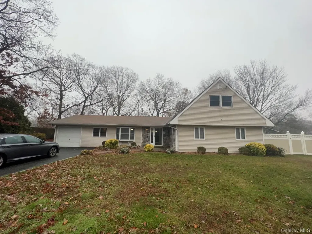 7 Wicket Street Coram NY 11727