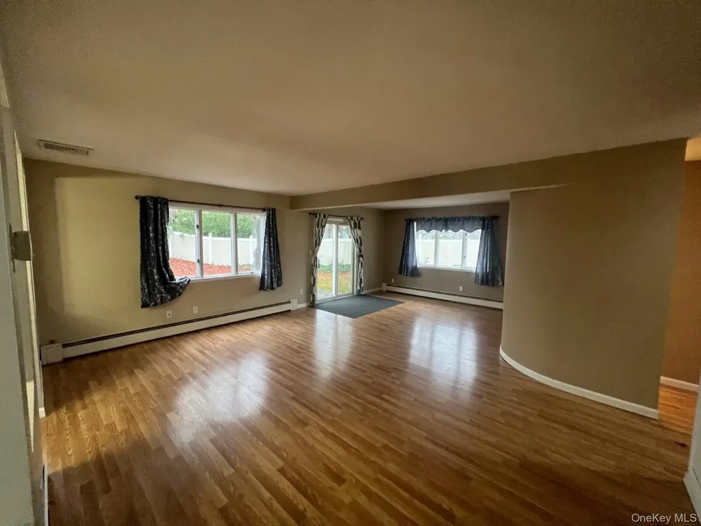 7 Wicket Street Coram NY 11727