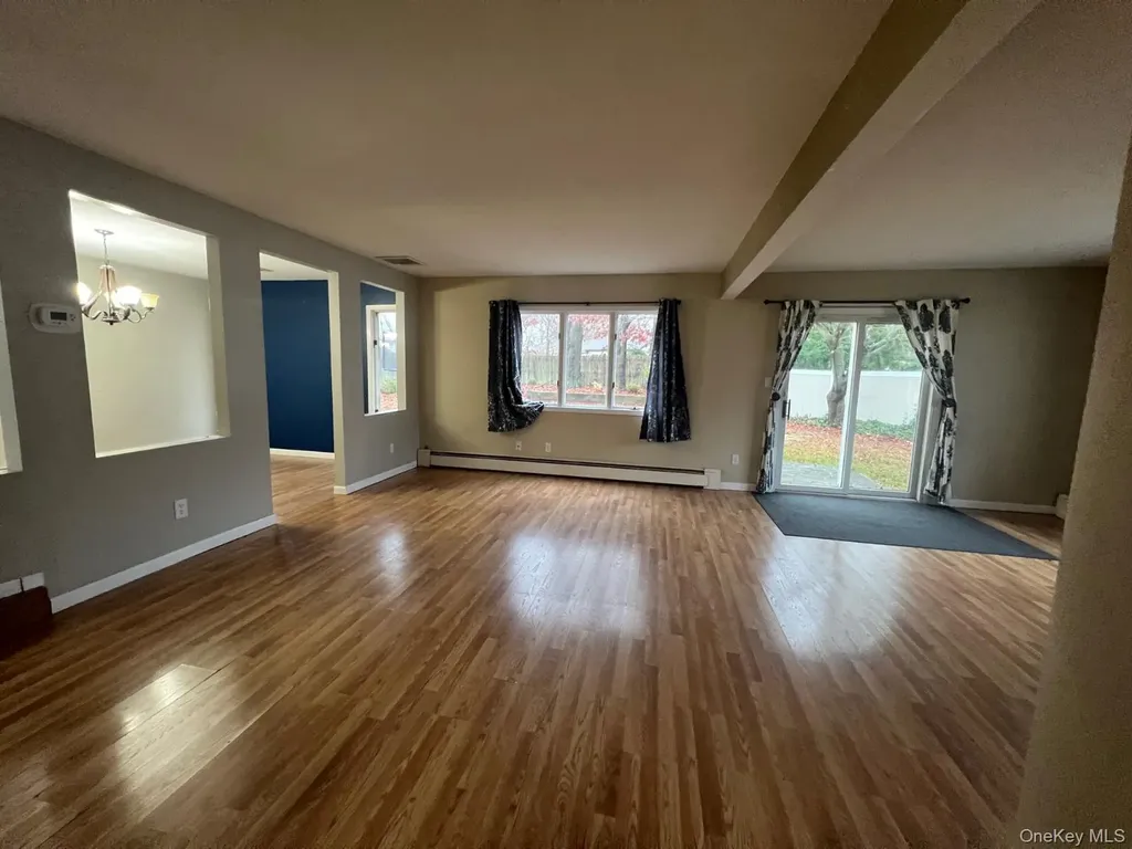 7 Wicket Street Coram NY 11727