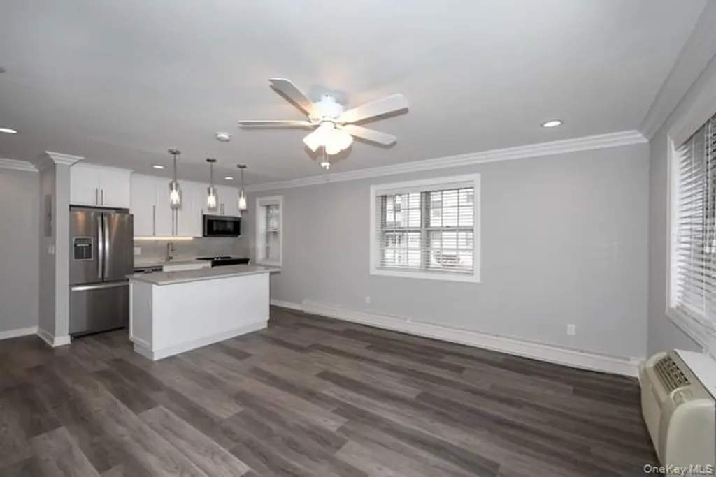 07 Spinningwheel Road Massapequa NY 11758
