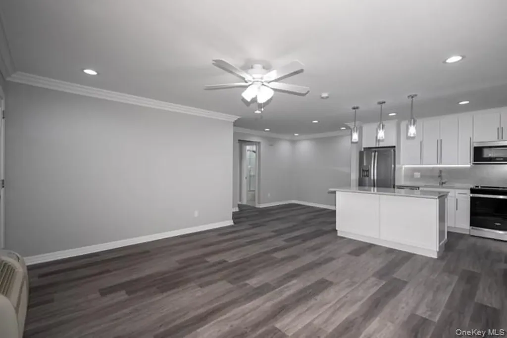 07 Spinningwheel Road Massapequa NY 11758