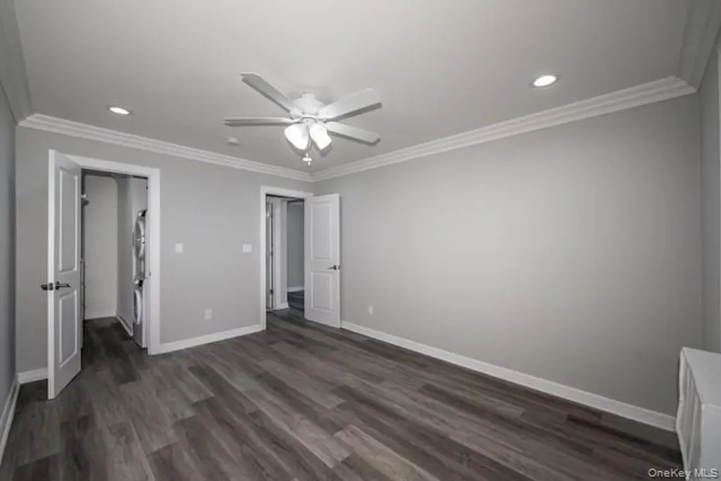 07 Spinningwheel Road Massapequa NY 11758