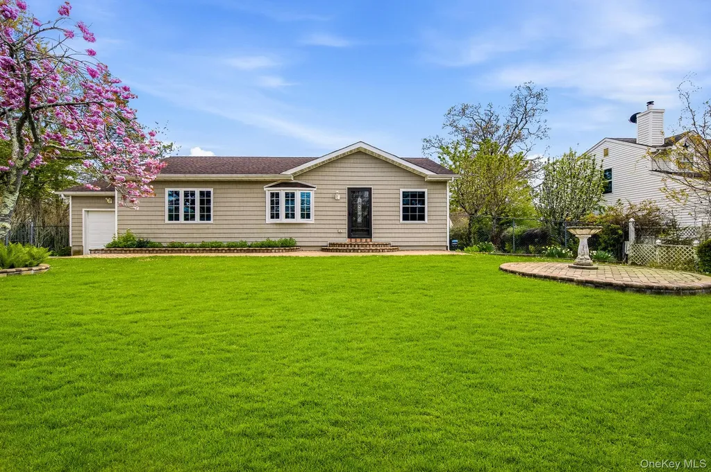 46 Lafayette Drive Shirley NY 11967