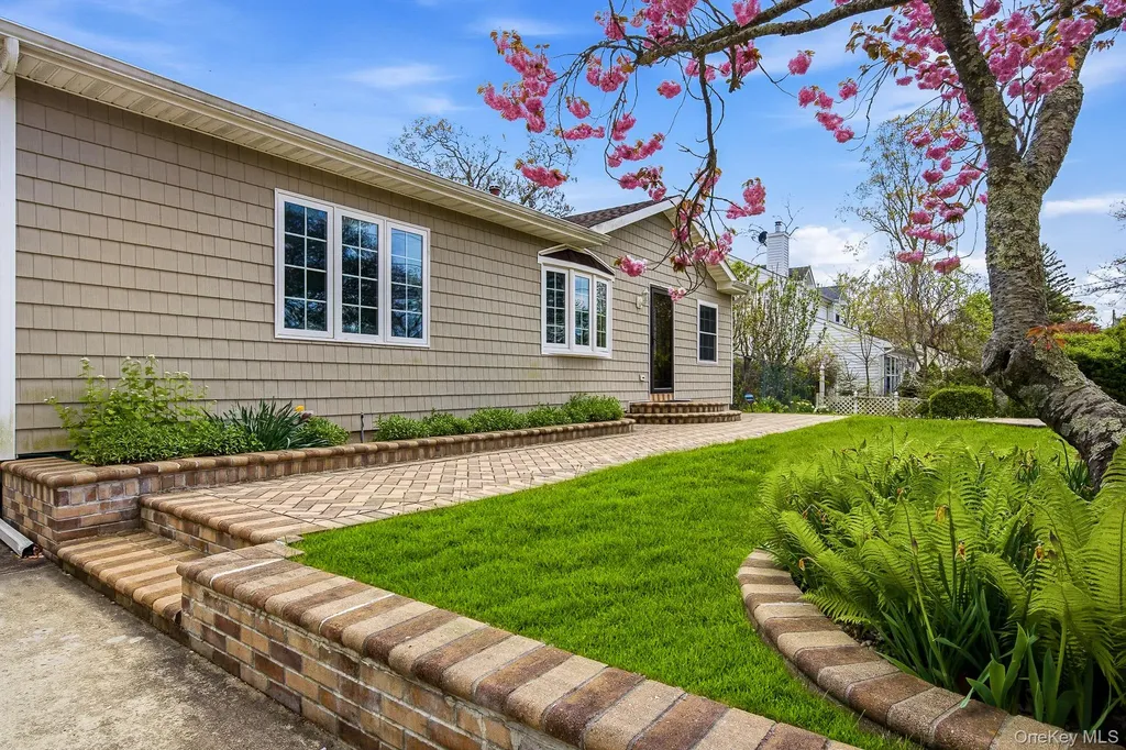 46 Lafayette Drive Shirley NY 11967