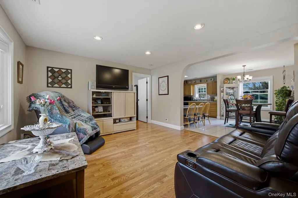 46 Lafayette Drive Shirley NY 11967