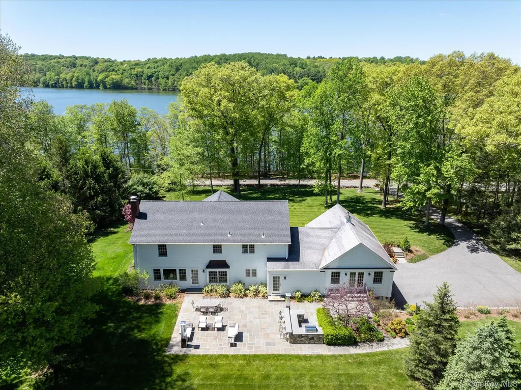 58 Lake Road Katonah NY 10536