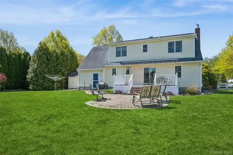 82 Jakes Lane Baiting Hollow NY 11933