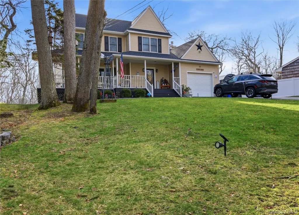 38 Elizabeth Drive Wading River NY 11792