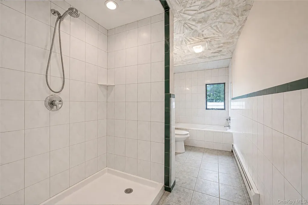 627 Carlls Path Deer Park NY 11729