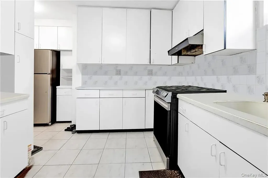 2580 Ocean Parkway Brooklyn NY 11235
