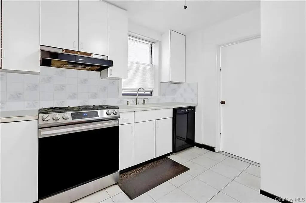 2580 Ocean Parkway Brooklyn NY 11235