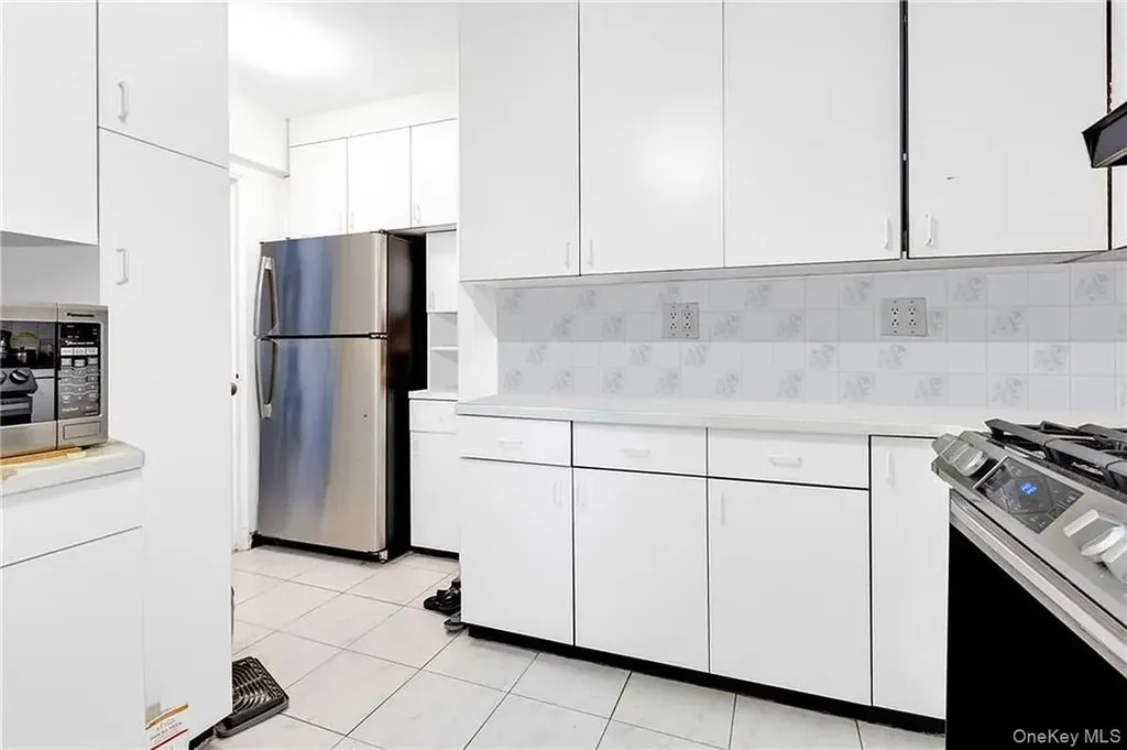 2580 Ocean Parkway Brooklyn NY 11235