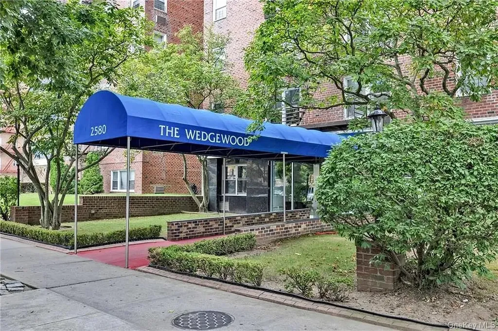 2580 Ocean Parkway Brooklyn NY 11235