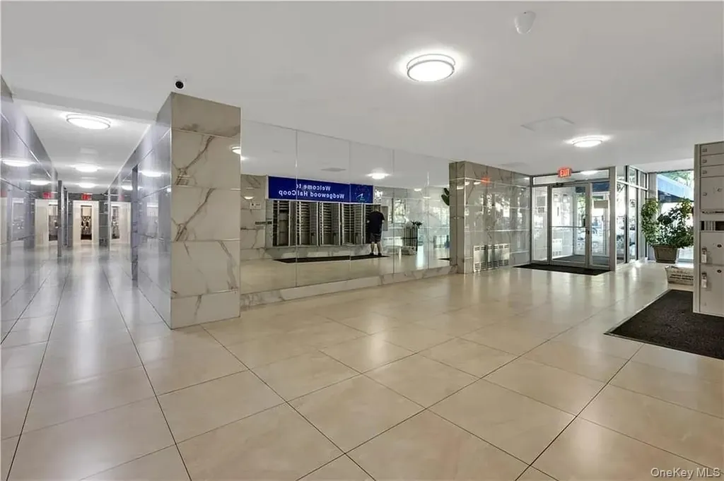 2580 Ocean Parkway Brooklyn NY 11235