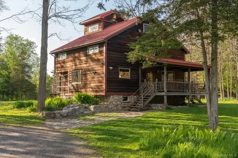 348 Libertyville Road New Paltz NY 12561