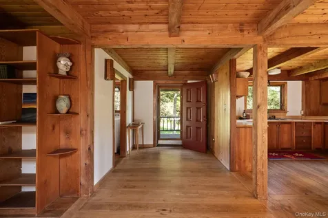 348 Libertyville Road New Paltz NY 12561