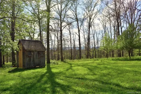 348 Libertyville Road New Paltz NY 12561